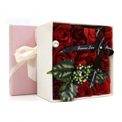 Caixa de presente buquê de flores de sabão - vermelha